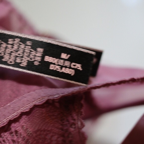 Victoria’s Secret Very Sexy Unlined Plunge Purple Strappy Bralette Medium - Picture 15 of 16